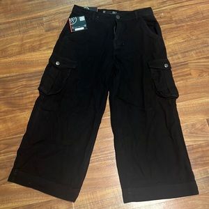 Black Cargo Flow pants